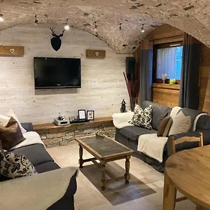 https://two-bedroom-apartment-la-voute-chandon-near-meribel.hotels-rhonealpes.com
