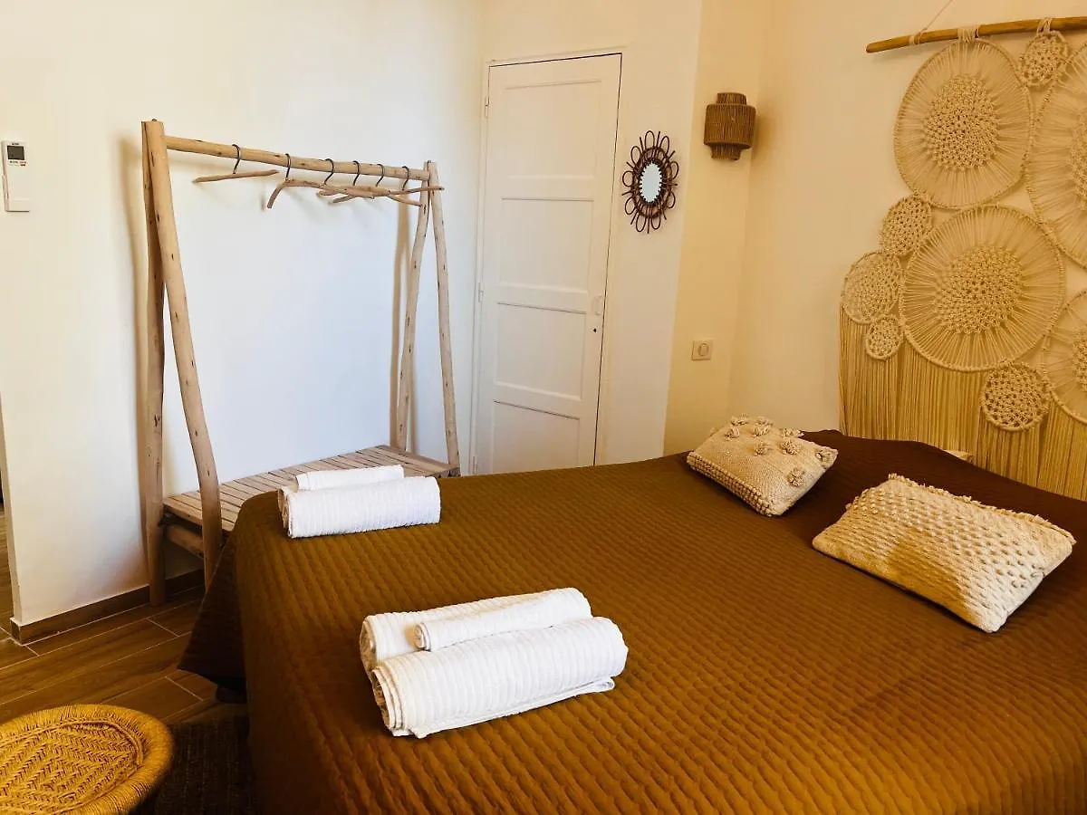 Appartement Cassis, charmant appart en face de la plage.  Cassis